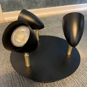 Spotlights från markslöjd - 3st går o köpa separat om man vill, 200kr . Lampor ingår 