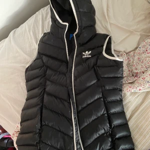 Adidas väst - Adidasväst i storlek xs