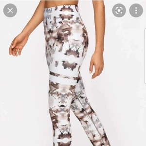 Tränings byxor - Här är ett par stronger tränings byxor, jättefina! Använda bara nåra gånger, och dom kommer inte till användning. Skriv för intresse! Köparen står för frakten. (Lånade bilder)