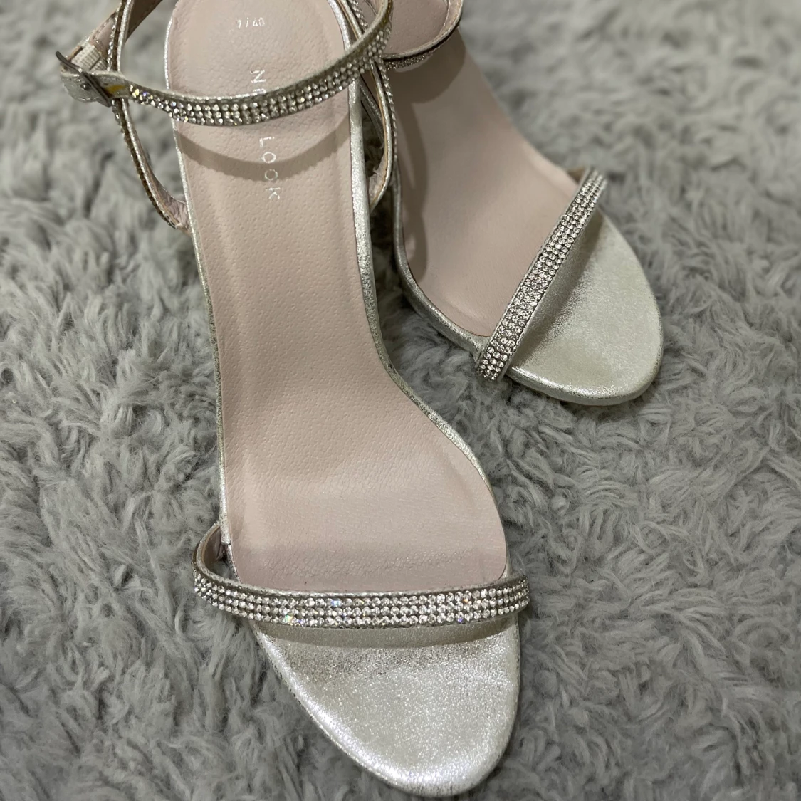 Mycket fina klackskor - 90