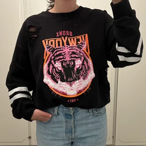 Tröja - En tröja från Gina i strl M. Fint skick men används aldrig.