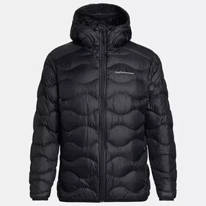 Peak Performance jacka, svart - Super fin och tidlös Peak Performance jacka. Storlek M, använd några gånger. Säljes i och med att storleken inte passar längre:)