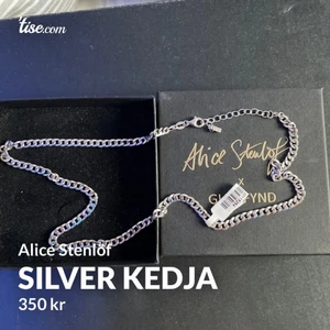 Alice Stenlöf x Guldfynd Silver Kedja  - Alice Stenlöf x Guldfynd Silver Kedja. Bild från min Tise! Oanvänd med lapp på. Orginalpris 449kr.