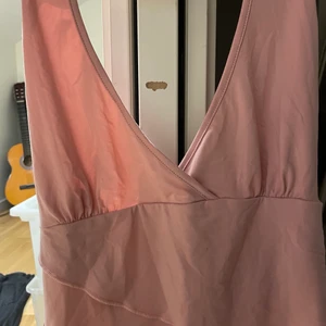 Fin tröja - En jääätte fin tröja i en fantastisk rosa färg💕kommer inte till användning eftersom det är inte rätt storlek): skit snygg på sommarn och likadant på vintern,hösten och våren🤍frakt:66kr🤍