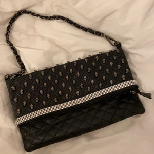 Dödskalle Väska - Skit cool väska som passar med allt, lite Stockholmsstil inspirerad 