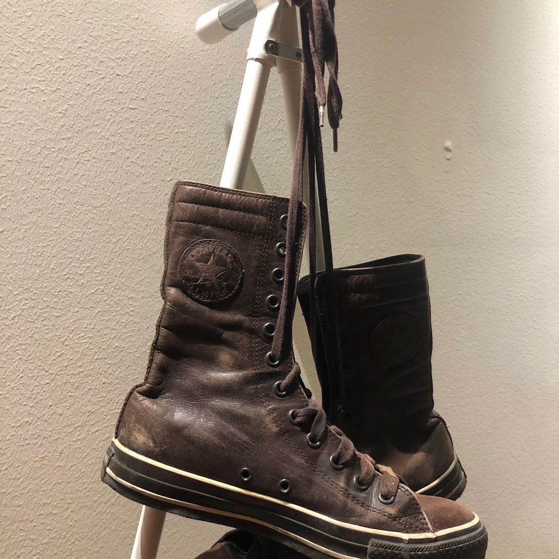 Bruna Vadhöga Skinn Converse stl 39