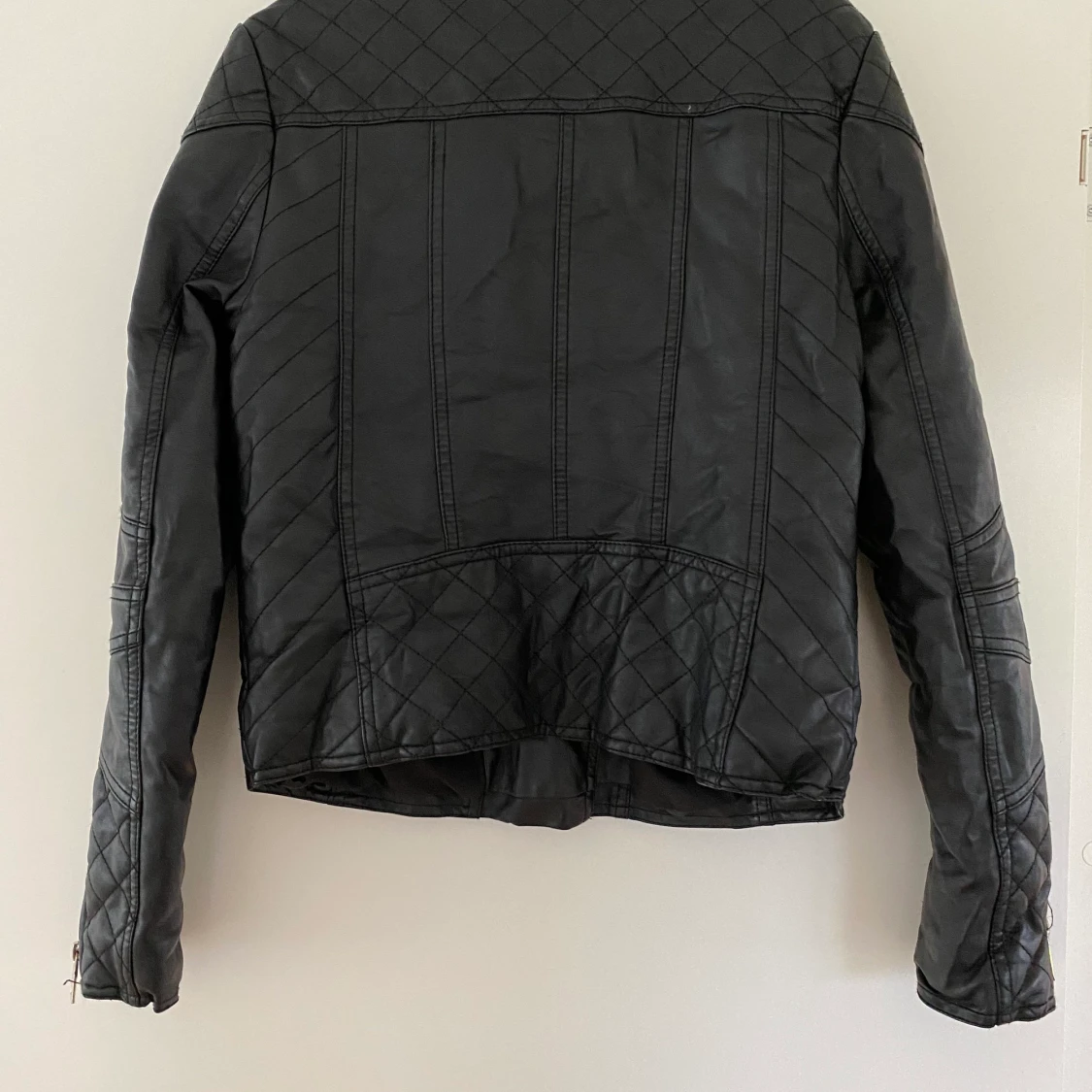 Fodrad skinnjacka - 90