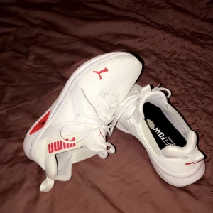 Puma skor - Puma skor som nya, storlek 43, nypris 900kr