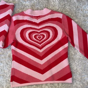 Cider hjärttröja  - Säljer denna tröja från Cider, endast använd ca 3 gånger. Mycket fint skick, storlek M. Skriv om du har några frågor eller vill ha mer bilder