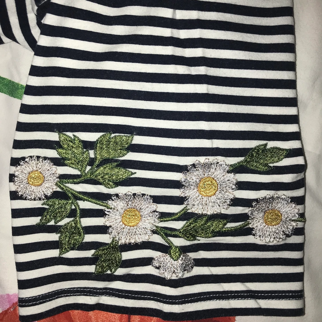 Kort tröja med prästkragar - 90