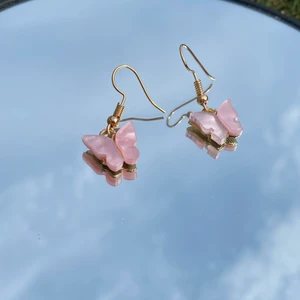 Hand gjorda smycken - Handgjorda smycken som ni ni kan köpa! Skriv till mig för vilken du vill köpa och priset för de olika smyckena!