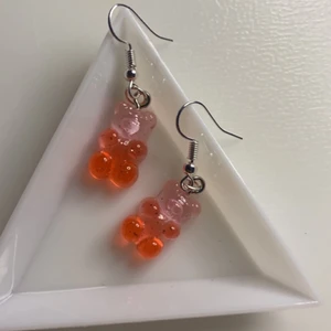 Rosa/röda gummybjörn örhängen  - Super snygga! Många i lagret 