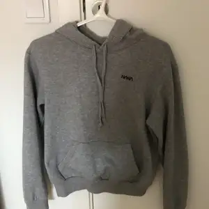 Mörkgrå hoodie från HM divided, storlek XS