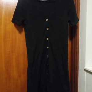 Klänning svart - Klänning i bomull svart 