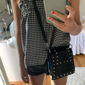 Rutigt linne - Ett super fint rutigt linne från Hm i storlek XS säljer pga komemr inte till användning❤️💕💞💓💗