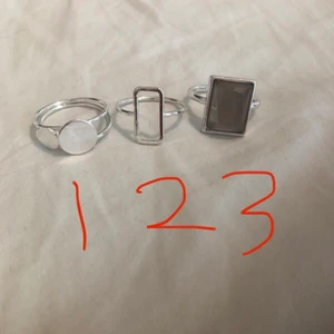 Ringar  - Tre ringar som ej är använda men mycket fina. 15kr/st plus frakt