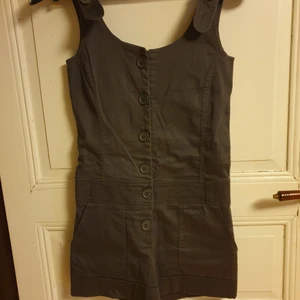 Byxdress S - Mörkgrå byxdress i stl xs-s