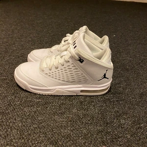 Jordan - Sælger de her Jordan i str 36😊