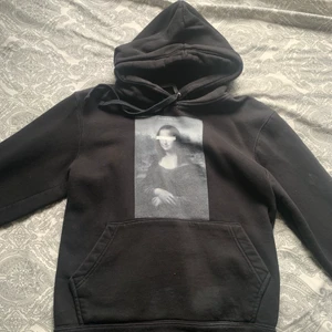 The cool elephante  - Jätte fin the cool elephante hoodie i jätte bra skick. Den har helt enkelt bara legat i garderoben , använd 2 ggr. Sitter som xs/s, funkar även m beroende på hur man vill att de ska sitta  200 +frakt ❤️