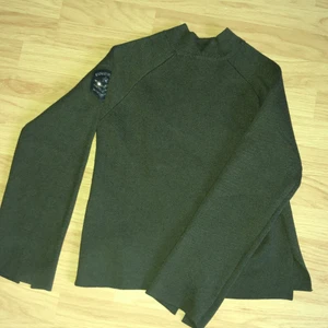 vintage tröja - cool vintage tröja i storlek S, köparen står för frakt💚