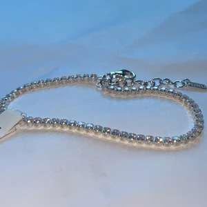 Alice Stenlöf x Guldfynd  - Alice Stenlöf x Guldfynd armband. Oanvändt med lapp. Orginalpris: 598kr. Säljer även matchande ring och halsband :)