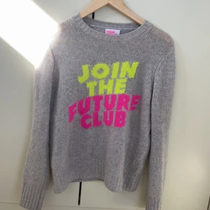 From future - Säljer min jätte fina from futere tröja i Kashmir. Den är inte nopprig och har inga fläckar.💗