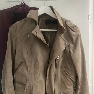 Jacka Vero Moda strl S - Nyskick. Strl S. Hämtas i hallonbergen