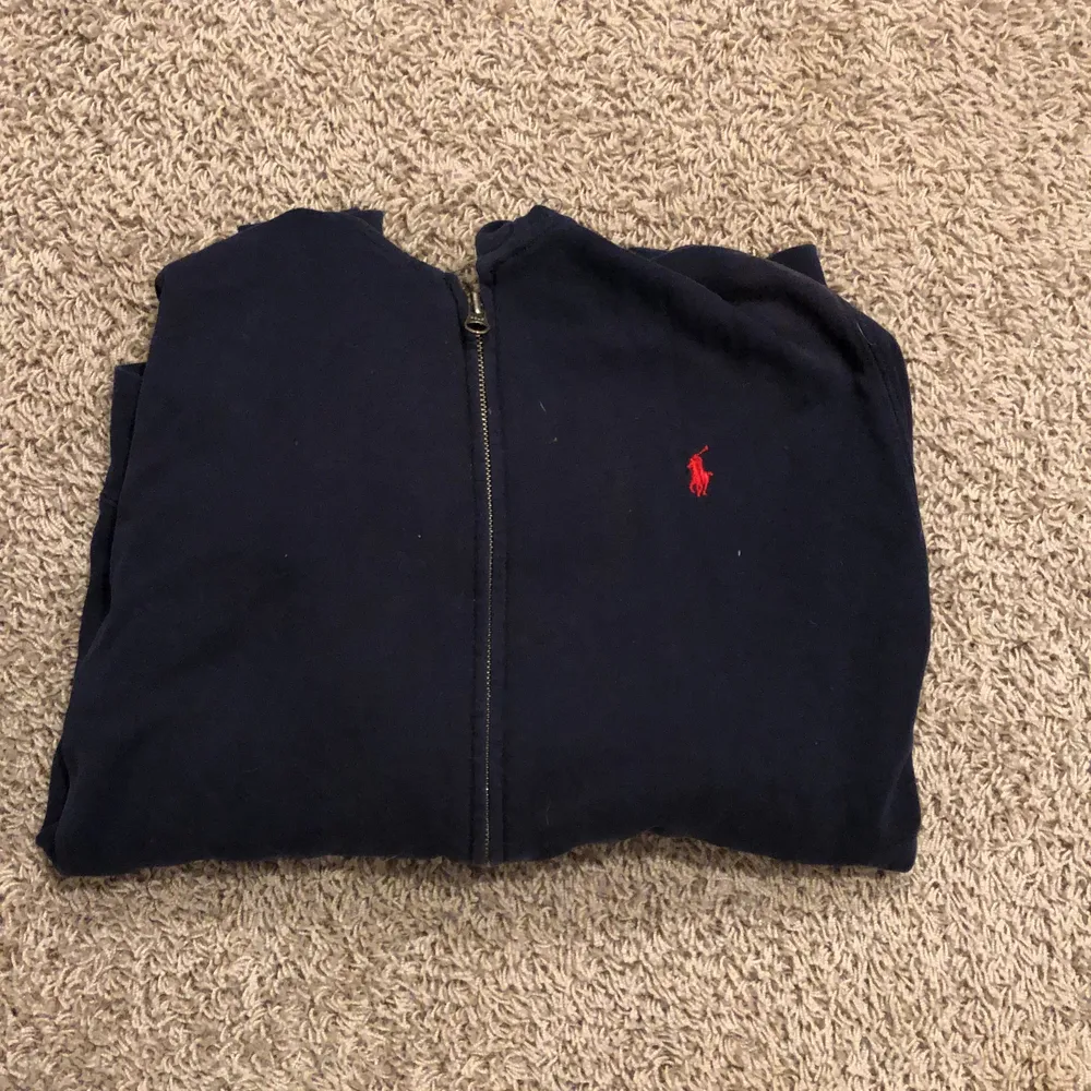 Ralph Lauren Hoddie som är väldigt liten i stl. . Hoodies.