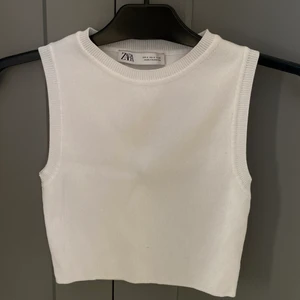  topp från Zara - aldrig använd, köparen står för frakten!💗