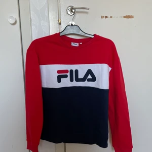 Fila tröja - En fila tröja i storlek M med skulle passa S mer. Ok skick