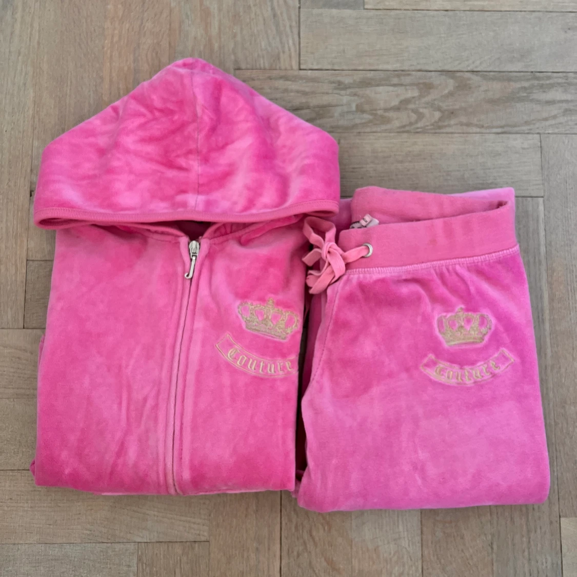 Juicy Couture - 90