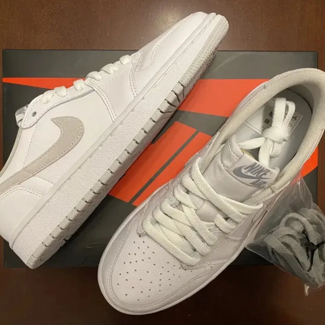 Nike Air Jordan 1 Low OG Neutral Grey !