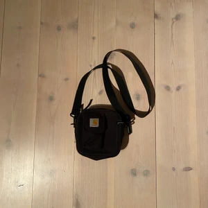  Vintage carhartt väska - Vintage Axel rems väska från carhartt. Den är os och i utmärkt skick!