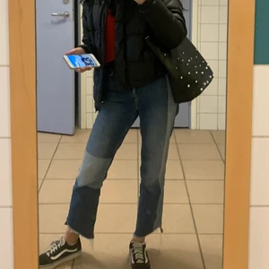 Coola jeans  - Från Cubus!!! Så coola och väldigt sköna🥰 waist 27 men passar mig som bruka ha 34/36 i jeans storlek 