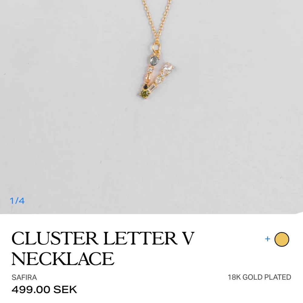 Säljer letter necklace (V) från Safira. Halsbandet är 40-45cm långt. Det är oanvänt och orginalförpackning, oöppnat. Säljes för 400kr, ursprungligt pris 499kr.. Accessoarer.