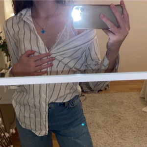 Randig skjorta - Nästan aldrig använd skjorta från hm💕 