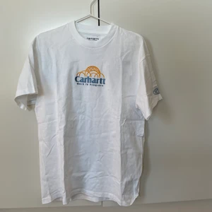 Carhartt T-shirt  - Nypris 649kr, storlek S. Helt ny med lappar kvar!