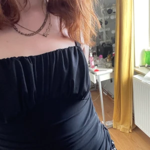 Nelly top svart  - Aldrig använd!!!!!