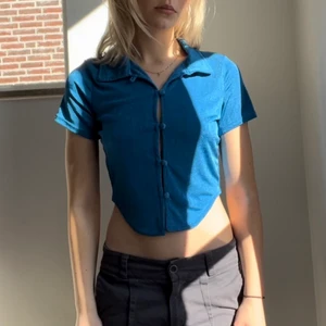 Blå Topp - Köpt från annan på plick! Men snygg blå topp 🤌