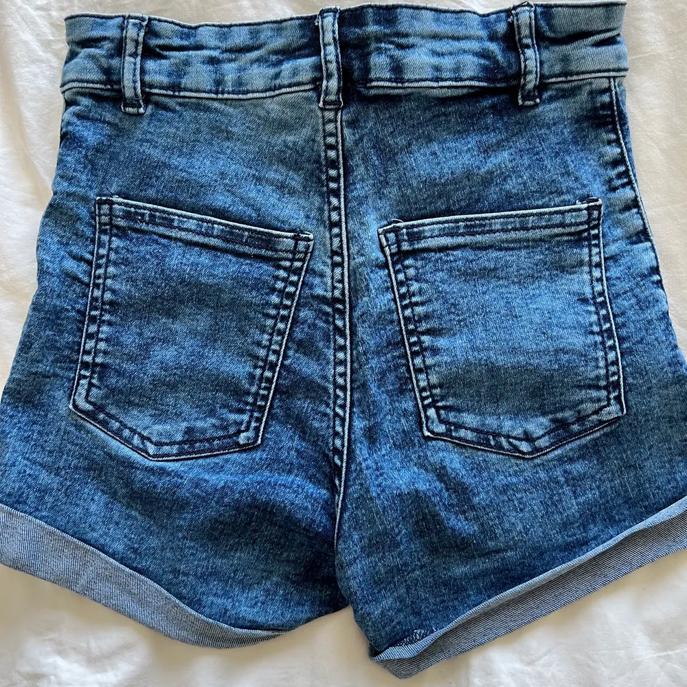 Jeans shorts från hm, super sköna men tyvärr för små för mig!💞. Shorts.
