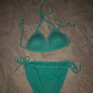 Mint grön bikini som är i ny skick💞 strl 36 kontakta mig vid frågor / pris kan diskuteras