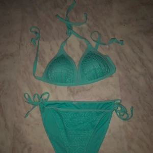 Bikini - Mint grön bikini som är i ny skick💞 strl 36 kontakta mig vid frågor / pris kan diskuteras