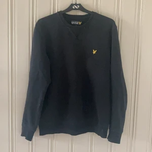 Lyle & scott sweatshirt - Lyle & scott sweatshirt ypris:400 köparen står för frakt