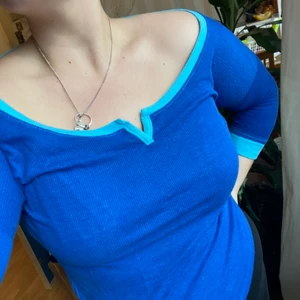 Topp från Hollister strlk S - Fin tunn topp från Hollister, toppenskick!