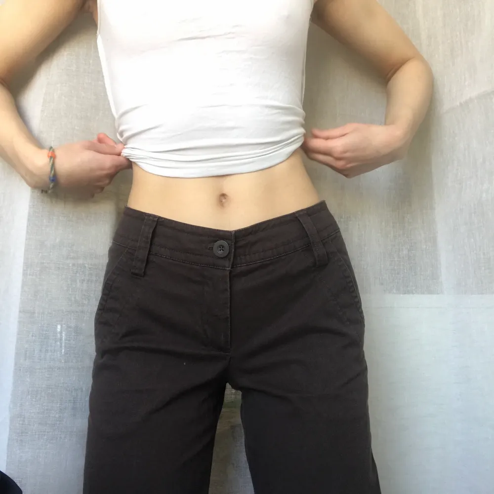 Sjukt snygga midwaist shorts(: använda typ en gång och säljer pga det inte är min stil! . Jeans & Byxor.