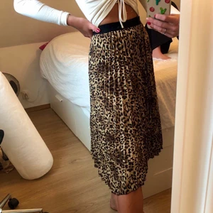 Leoskirt🐾 - Fin kjol i leopard mönster, i ny skick! 