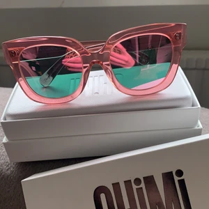 Chimi solglasögon - Rosa solglasögon från Chimi, köpa förra året! Aldrig använda så som helt nya 