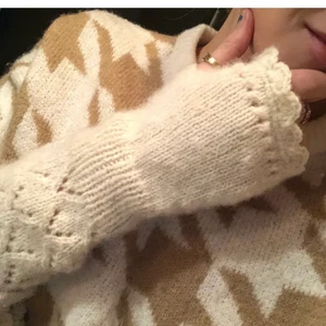 Handledsvärmare - Så fina handledsvärmare, egen stickad i 100% ull💞