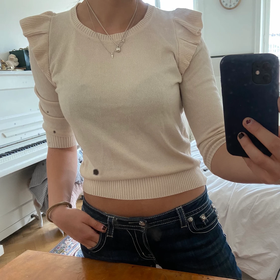 Snygg tröja i beige/vit.  - 90