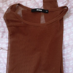Rostbrun meshtröja - Rostbrun meshtröja från BikBok i storlek XS!😊😊